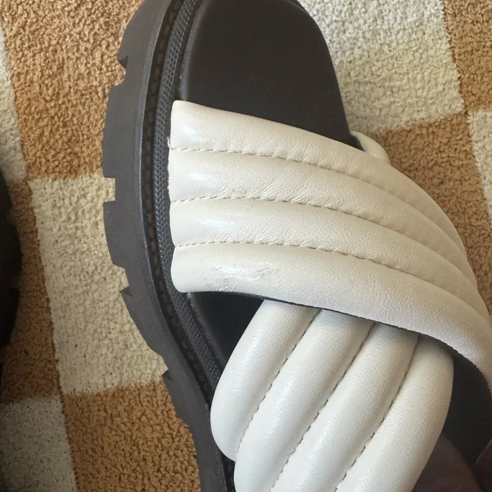 Tory Burch Lug Sole Heeled Sandals Quilted Leather Crisscross size 8 - Picture 7 of 11